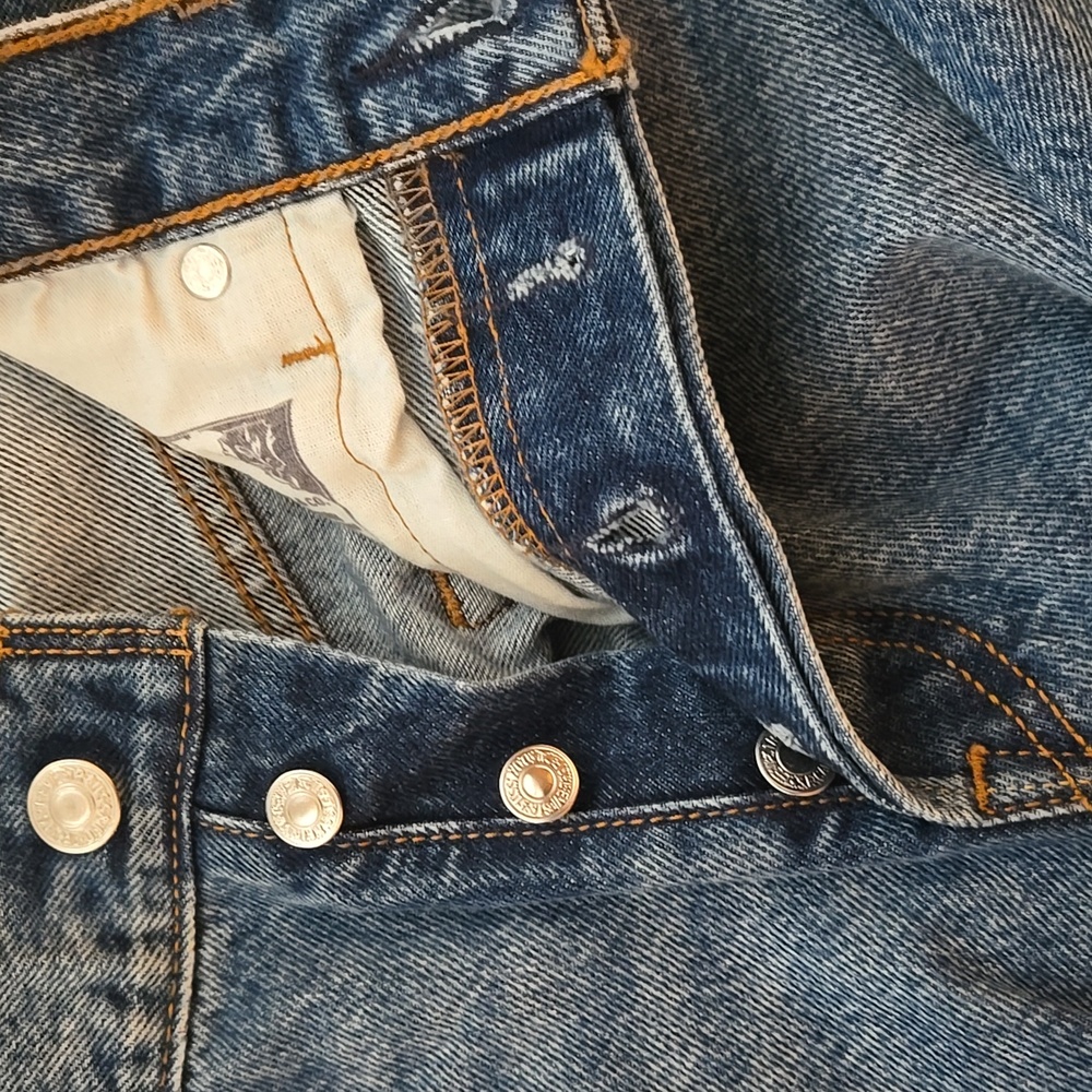LEVI'S 501 '90S BUTTON FLY WOMEN'S PREMIUM DENIM JEANS NEW TAGS 26 X 30 MID RISE - Picture 9 of 15